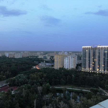 Квартира Парковые Озера Apartment Kiev Exterior photo