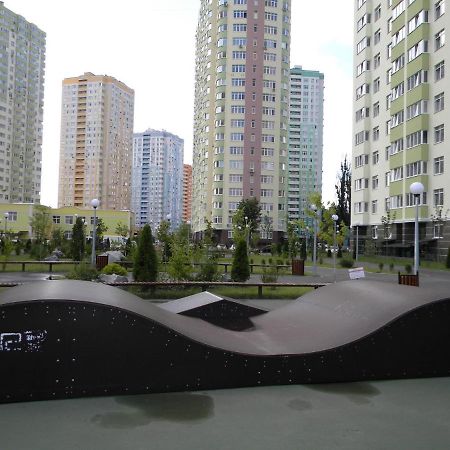 Квартира Парковые Озера Apartment Kiev Exterior photo