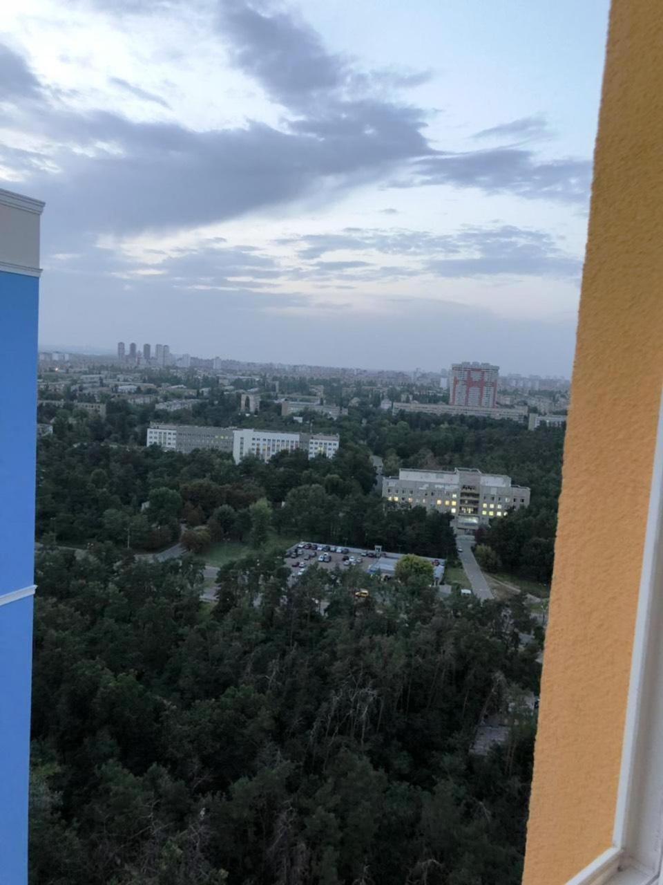 Квартира Парковые Озера Apartment Kiev Exterior photo
