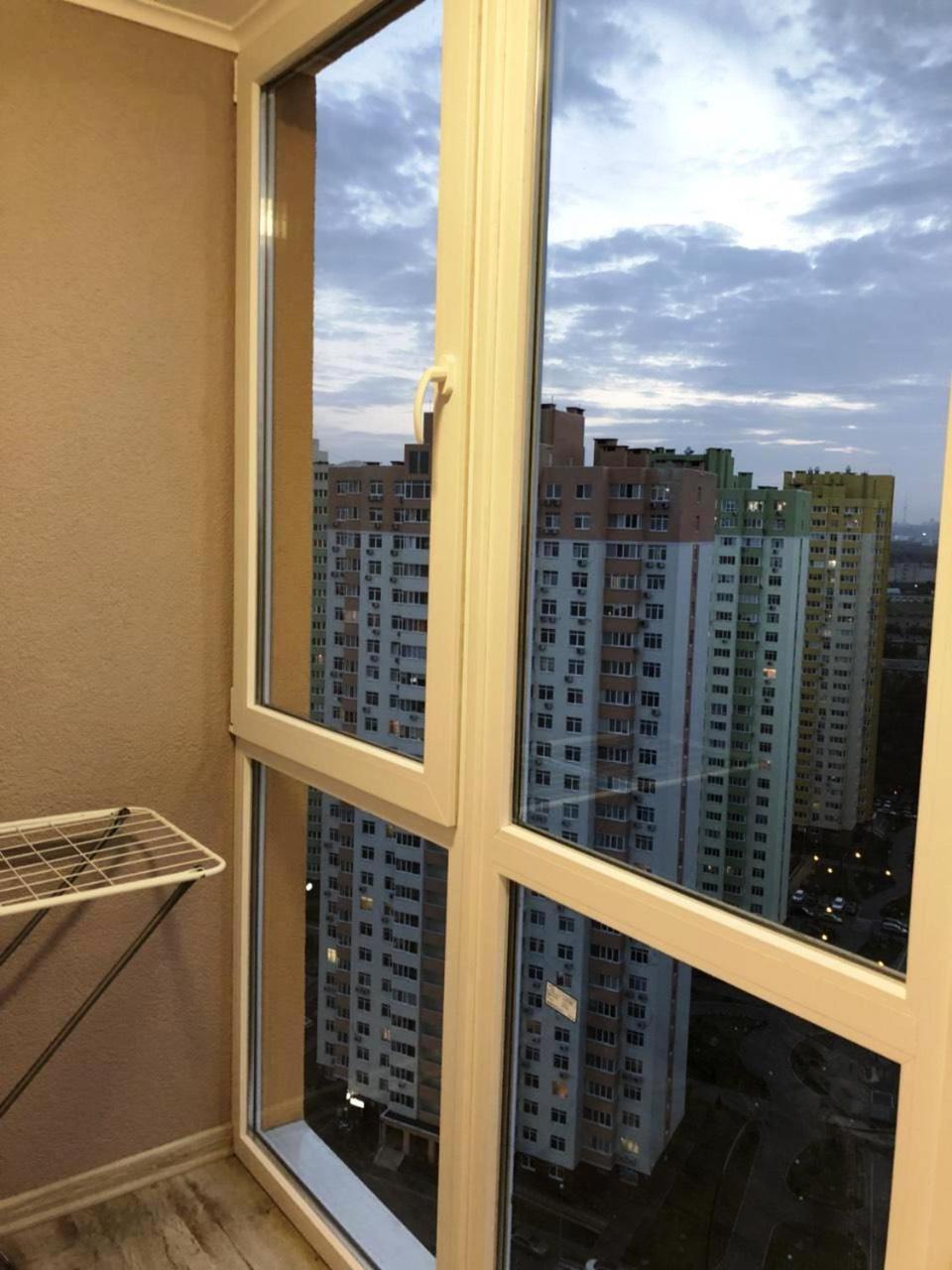 Квартира Парковые Озера Apartment Kiev Exterior photo